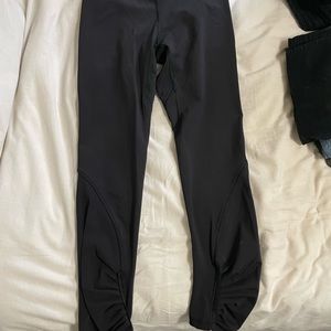 Black cropped Lululemon leggings